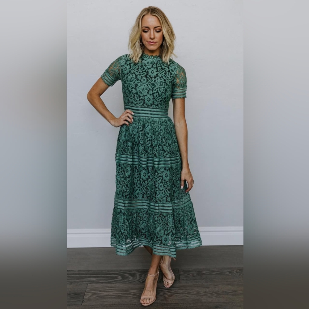 NWT Karina Baltic Born Green Lace Dress in Size Medium